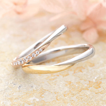 "antique wedding t ring from the Aglobe japan Amour Amulet collection.
Combination marriage ring（wedding ring,wedding band） in platinum and K18 pink gold（K18 Yellow Gold）."