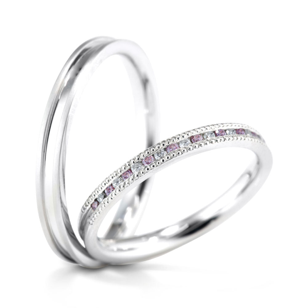 "cute,simple and standard wedding ring （wedding band,marriage ring）from the Aglobe japan's milk and strawberry collection.
Platinum900 wedding ring （wedding band,marriage ring） with luxury texture.
Natural and rare pink diamond set in wedding ring."