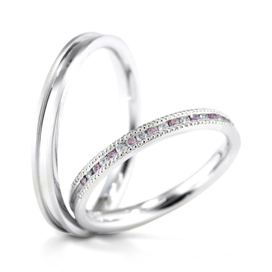 "cute,simple and standard wedding ring （wedding band,marriage ring）from the Aglobe japan's milk and strawberry collection.
Platinum900 wedding ring （wedding band,marriage ring） with luxury texture.
Natural and rare pink diamond set in wedding ring."