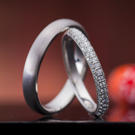 "Japanesestyle wedding ring （wedding band,marriage ring）from the Aglobe japan's ironoha collection.
Platinum900 wedding ring （wedding band,marriage ring） with simple and standard texture.
Rings with surface treatment.
Straight type diamond eternity ring"
