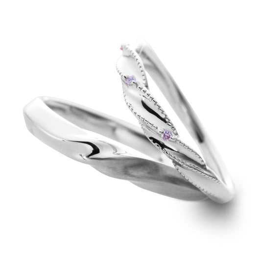 "cute,simple and standard wedding ring （wedding band,marriage ring）from the Aglobe japan's milk and strawberry collection.
Platinum900 wedding ring （wedding band,marriage ring） with luxury texture.
Natural and rare pink diamond set in wedding ring."