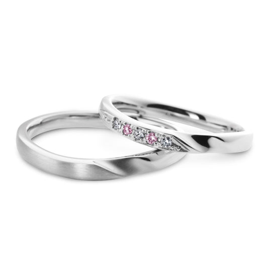 "cute,simple and standard wedding ring （wedding band,marriage ring）from the Aglobe japan's milk and strawberry collection.
Platinum900 wedding ring （wedding band,marriage ring） with luxury texture.
Natural and rare pink diamond set in wedding ring."