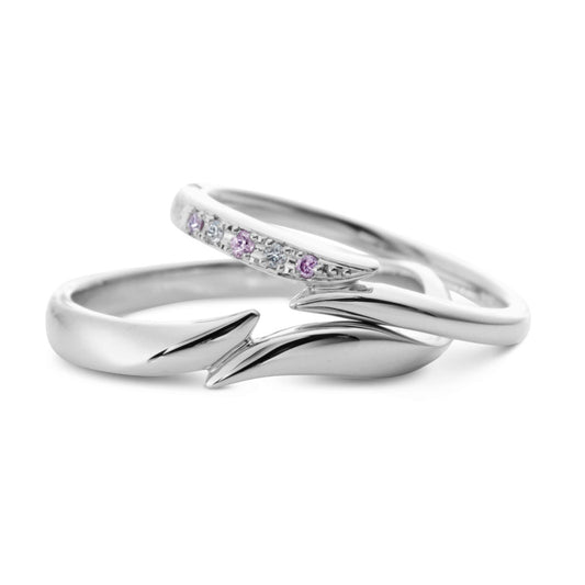"cute,simple and standard wedding ring （wedding band,marriage ring）from the Aglobe japan's milk and strawberry collection.
Platinum900 wedding ring （wedding band,marriage ring） with luxury texture.
Natural and rare pink diamond set in wedding ring."