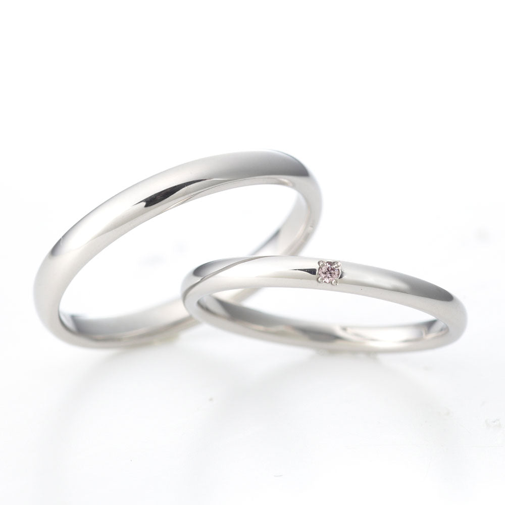 "cute,simple and standard wedding ring （wedding band,marriage ring）from the Aglobe japan's milk and strawberry collection.
Platinum900 wedding ring （wedding band,marriage ring） with luxury texture.
Natural and rare pink diamond set in wedding ring."