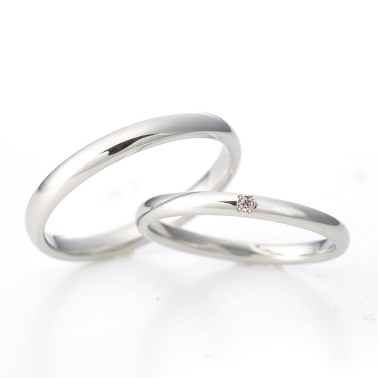 "cute,simple and standard wedding ring （wedding band,marriage ring）from the Aglobe japan's milk and strawberry collection.
Platinum900 wedding ring （wedding band,marriage ring） with luxury texture.
Natural and rare pink diamond set in wedding ring."