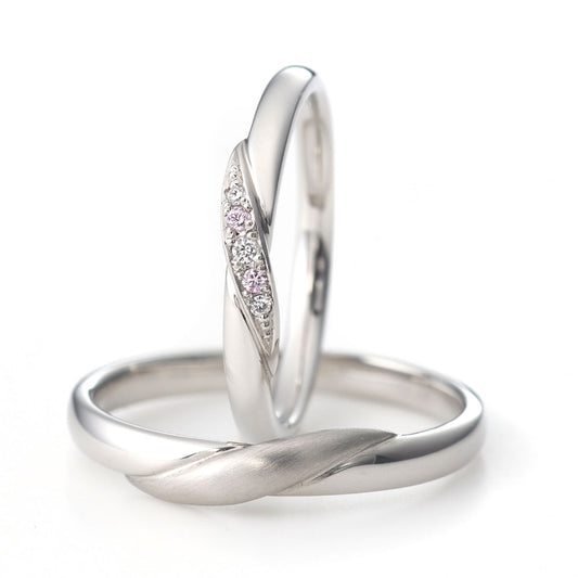 "cute,simple and standard wedding ring （wedding band,marriage ring）from the Aglobe japan's milk and strawberry collection.
Platinum900 wedding ring （wedding band,marriage ring） with luxury texture.
Natural and rare pink diamond set in wedding ring."