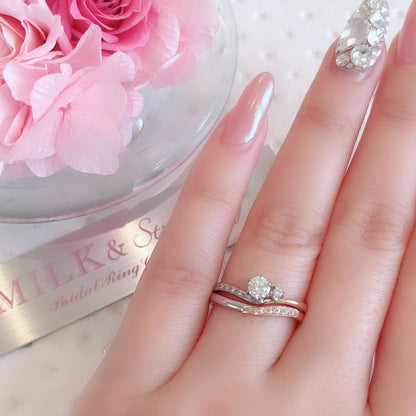 Lab-grown diamond engagement ring and wedding band （wedding ring）worn together