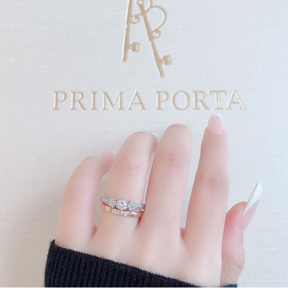 Lab-grown diamond engagement ring and wedding band （wedding ring）worn together