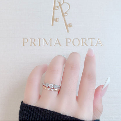 Lab-grown diamond engagement ring and wedding band （wedding ring）worn together