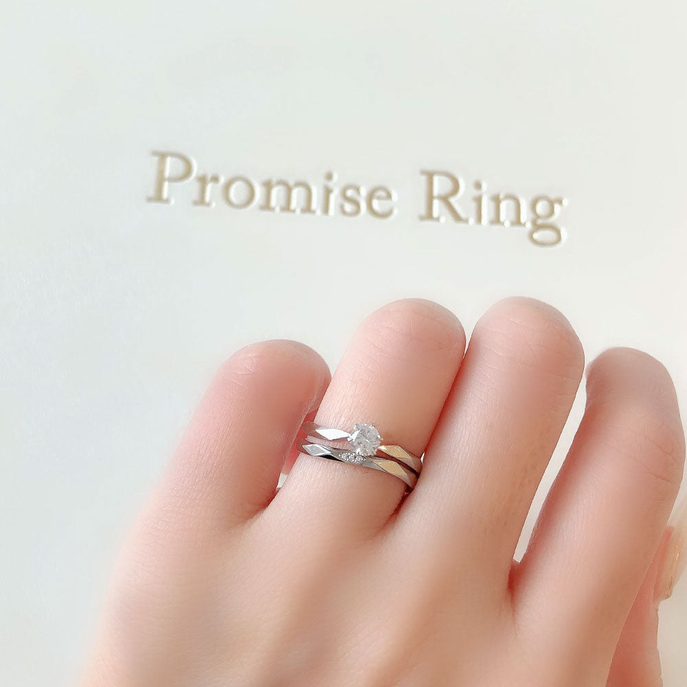 Lab-grown diamond engagement ring and wedding band （wedding ring）worn together