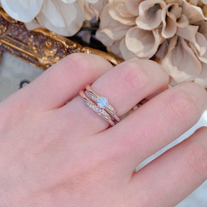 Lab-grown diamond engagement ring and wedding band （wedding ring）worn together