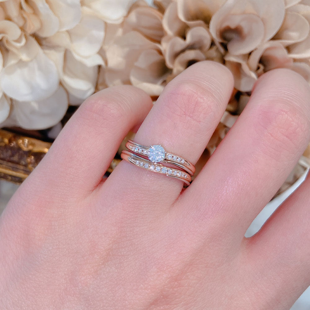 Lab-grown diamond engagement ring and wedding band （wedding ring）worn together
